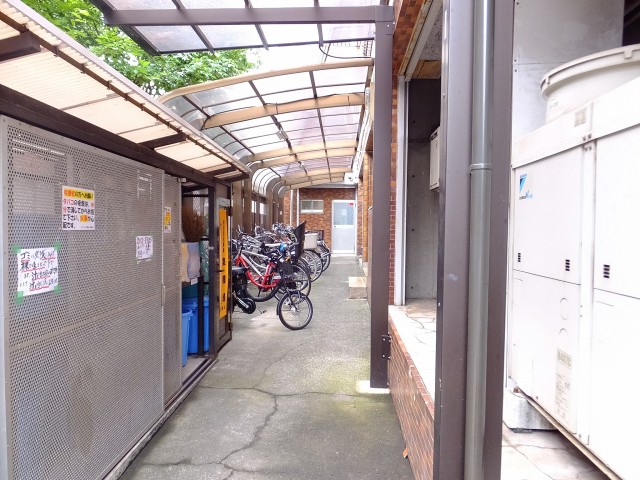 サンハイツ八幡山　駐輪場