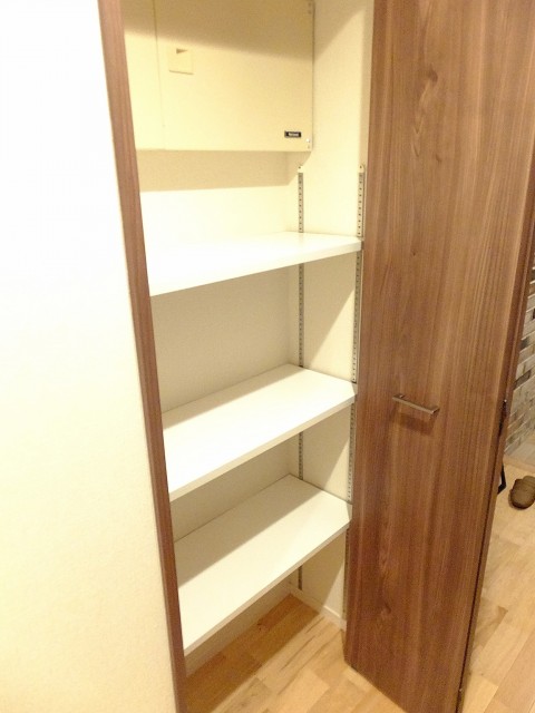 デュオリスタ錦糸町　廊下収納806