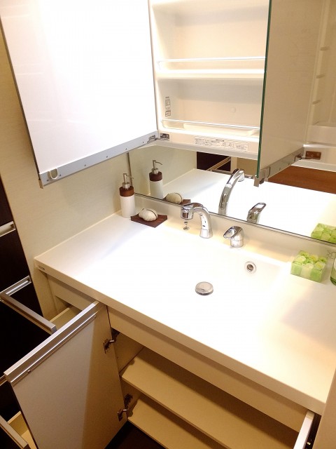 ルピナス中野レジデンス　洗面台