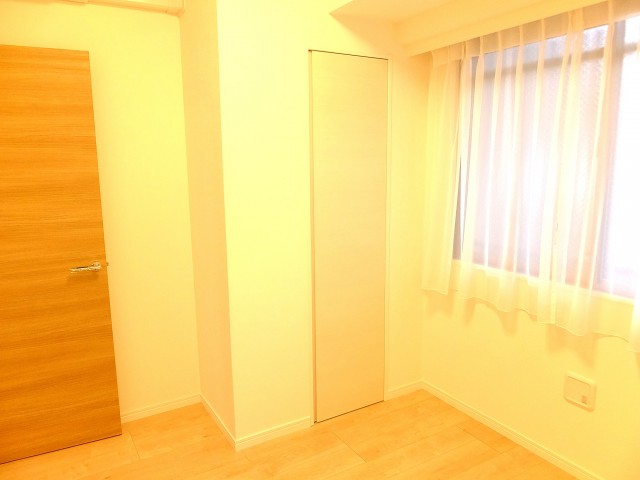 ルピナス中野レジデンス　洋室2