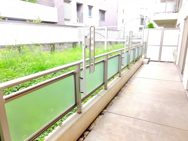 ルピナス中野レジデンス　バルコニー
