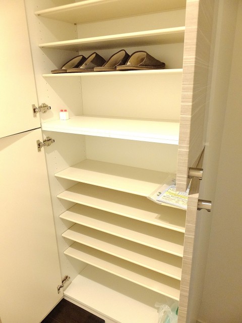 シルキーハイツ九段南2号館　シューズボックス