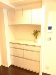 シルキーハイツ九段南2号館　キッチン棚