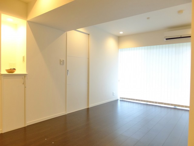 シルキーハイツ九段南2号館　リビング