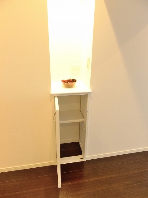 シルキーハイツ九段南2号館　リビング