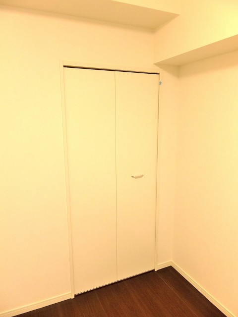 シルキーハイツ九段南2号館　洋室1