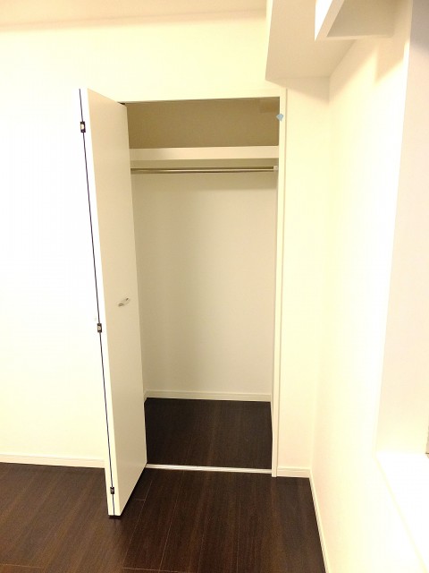 シルキーハイツ九段南2号館　洋室1