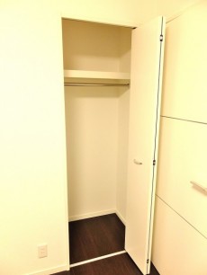 シルキーハイツ九段南2号館　洋室1