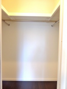 シルキーハイツ九段南2号館　洋室2