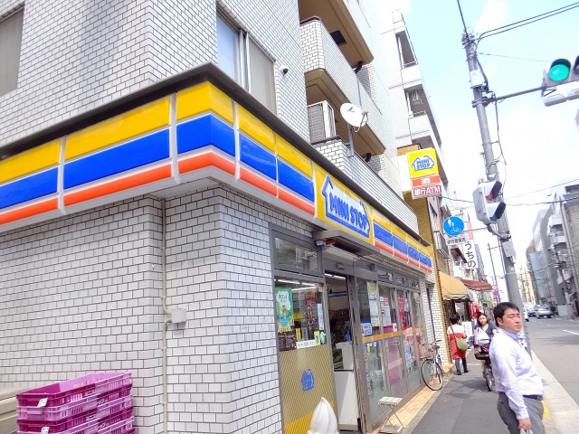 シルキーハイツ九段南2号館　周辺環境　コンビニ