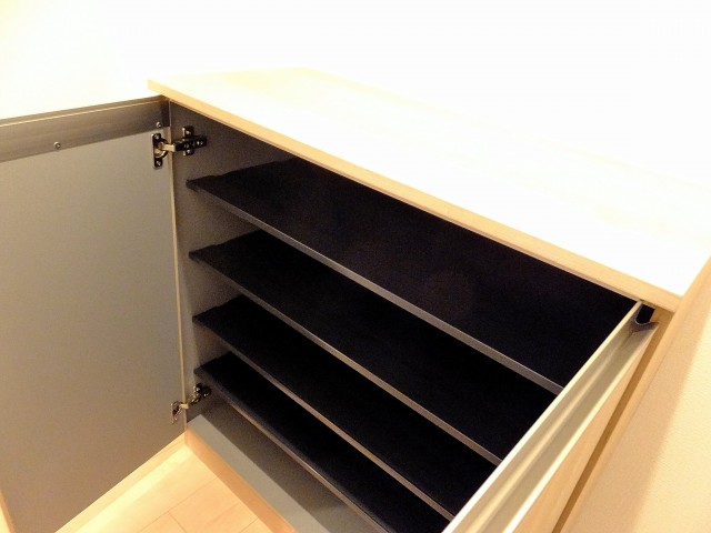 御苑パビリオン　シューズボックス