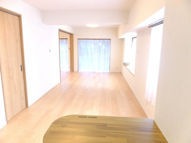 御苑パビリオン　リビングダイニングキッチン