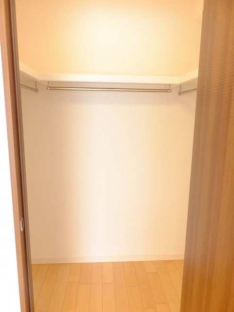 サニークレスト三田　洋室1WIC