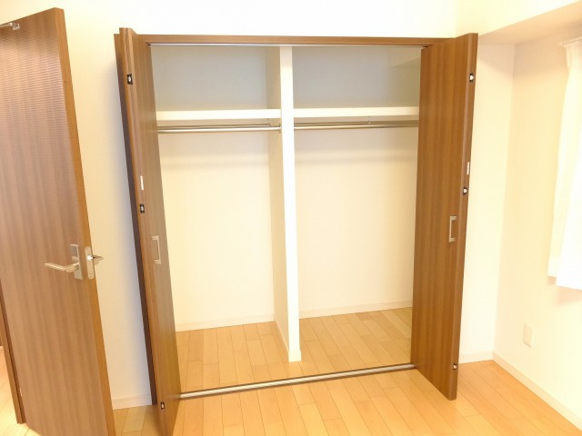 サニークレスト三田　洋室2