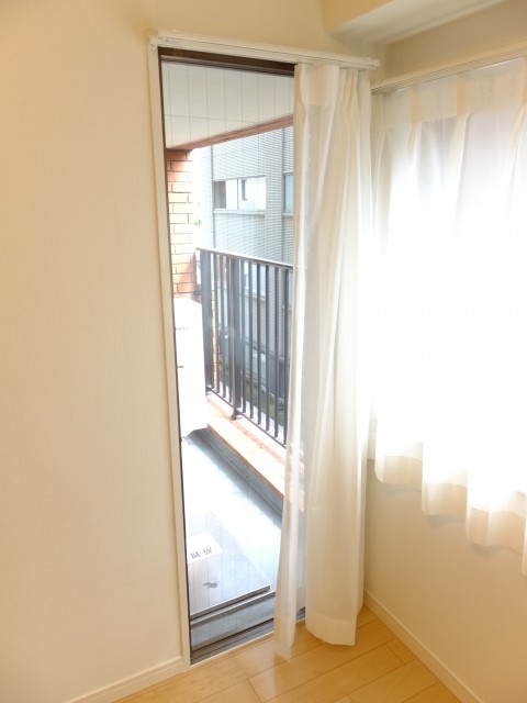 サニークレスト三田　洋室3