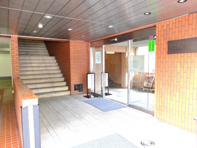 サニークレスト三田　エントランスホ－ル