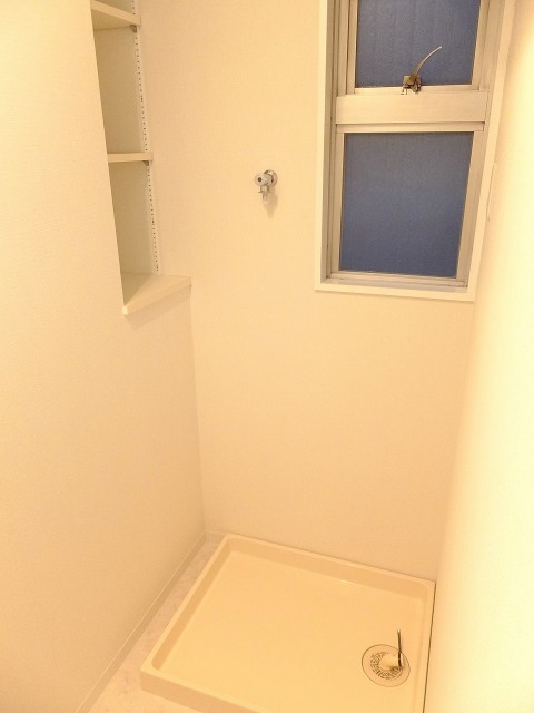 田町グリーンハイツ　洗濯機置場