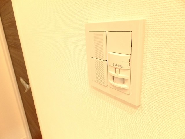 パレス池田山　人感センサー203