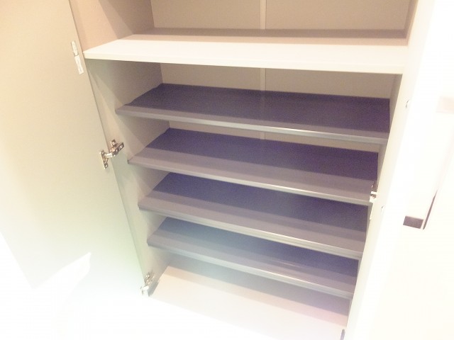 パレス池田山　シューズボックス203