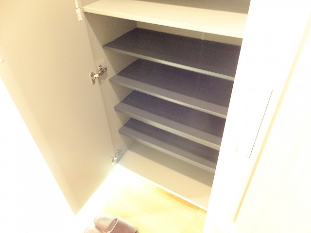 パレス池田山　シューズボックス203