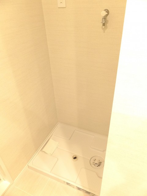 パレス池田山　洗濯機置場203