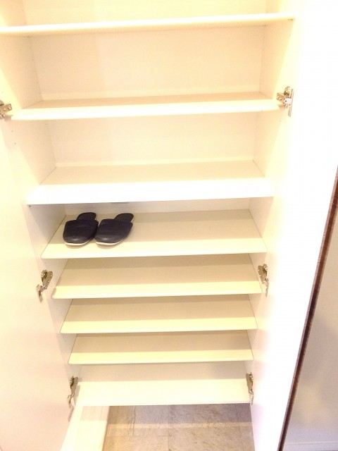 日商岩井方南町マンション　シューズボックス