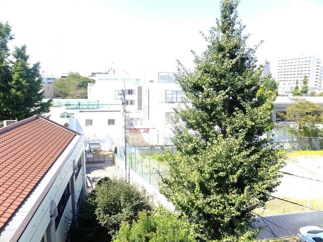 日商岩井方南町マンション　ダイニング眺望