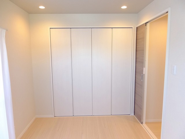 日商岩井方南町マンション　洋室