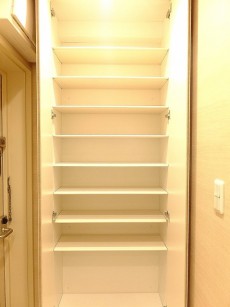 マンション白金苑　シューズBOX