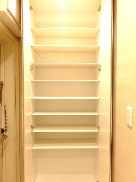 マンション白金苑　シューズBOX