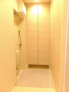 マンション白金苑　玄関