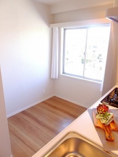 マンション白金苑　キッチンスペース