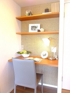 マンション白金苑　デスク