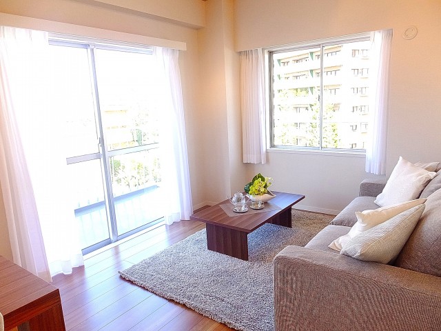 マンション白金苑　リビング