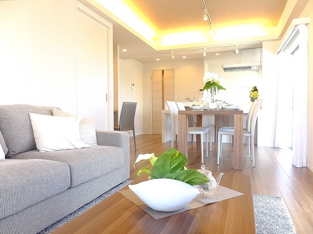 マンション白金苑　リビング