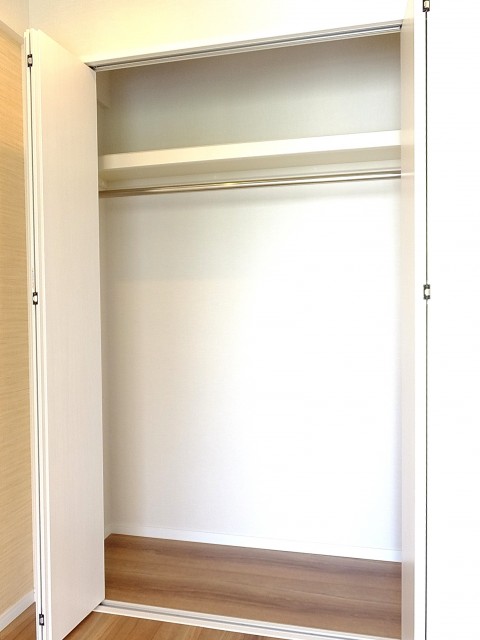 マンション白金苑　ベッドルーム③クローゼット