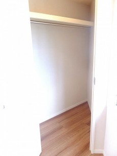 マンション白金苑　ベッドルーム②収納②