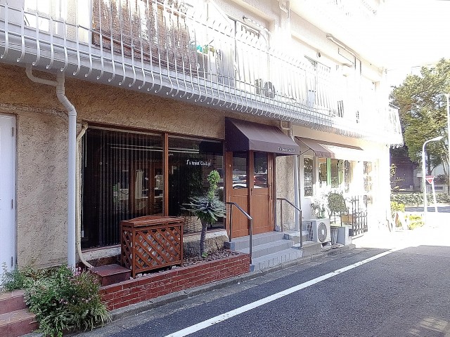 マンション白金苑　1階店舗