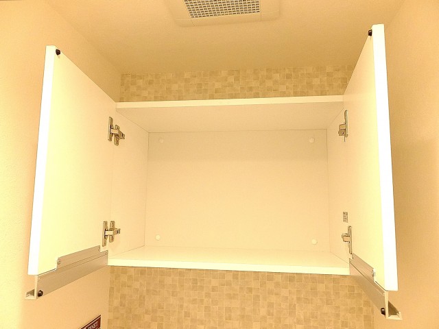 ニックハイム飯田橋　トイレ吊戸棚