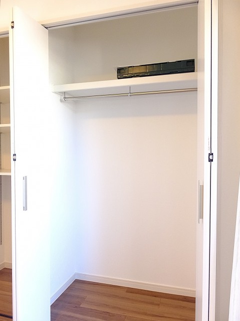 ニックハイム飯田橋　5.5帖のベッドルームのクローゼット