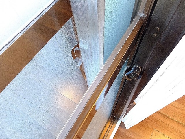 ニックハイム飯田橋　5.5帖のベッドルームの二重サッシ