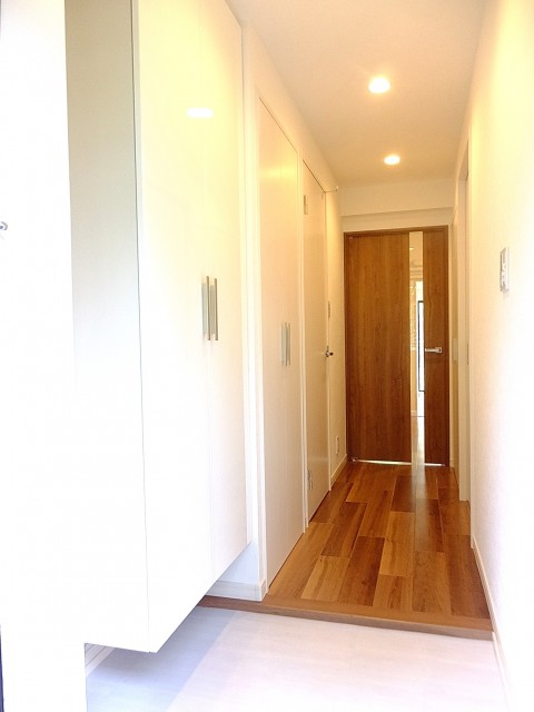 尾山台リバーサイドハイデンス　玄関
