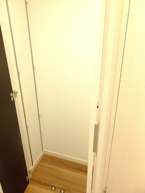 尾山台リバーサイドハイデンス　玄関収納スペース