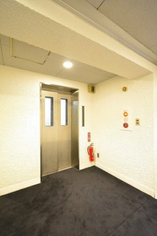 ハイツ赤坂　エレベーターホール
