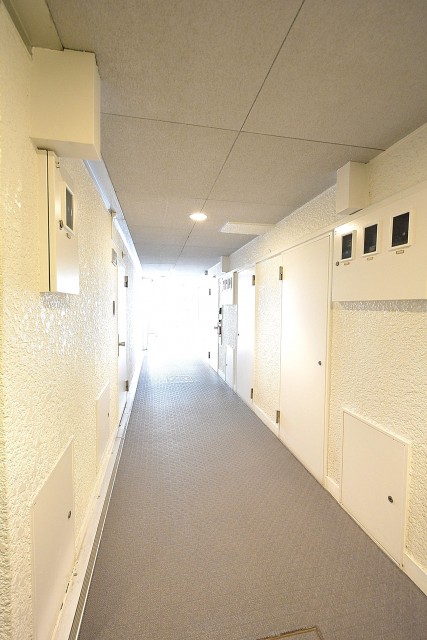 ハイツ赤坂　共用廊下