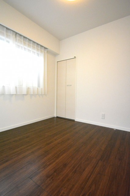 光建ハイムブリリアンス六本木　洋室　約5.1帖