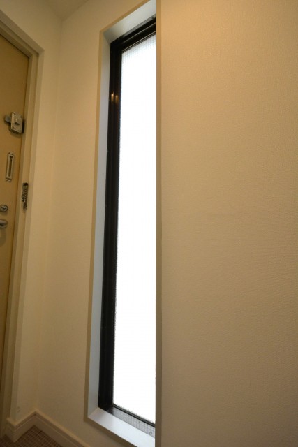 日興パレス広尾プラザ　玄関窓