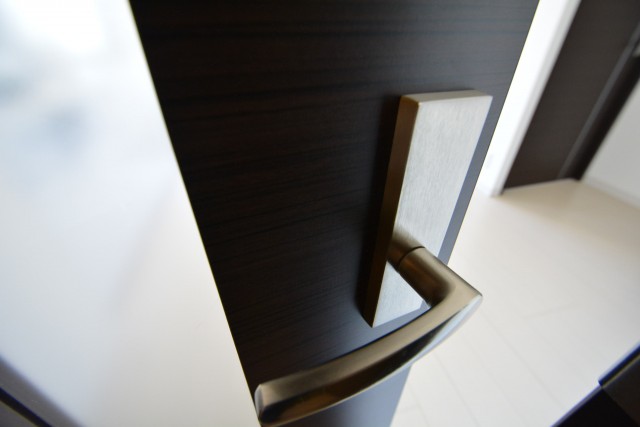 日興パレス広尾プラザ　リビングダイニングキッチンへ