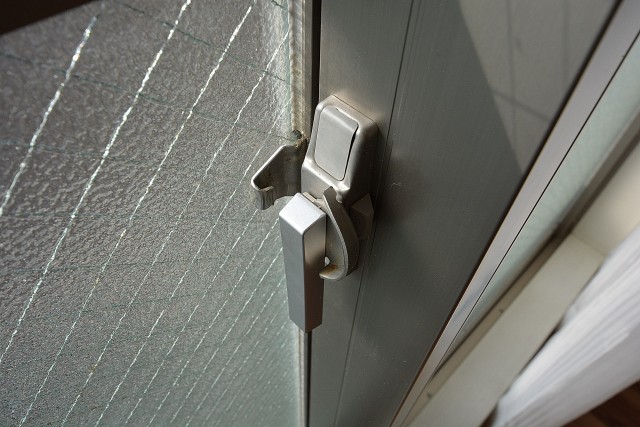 ジェイパーク東大井　室外機置場扉