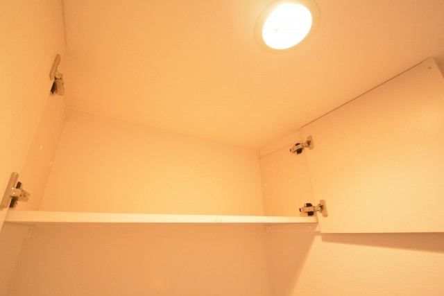 日興パレス広尾プラザ　トイレ収納